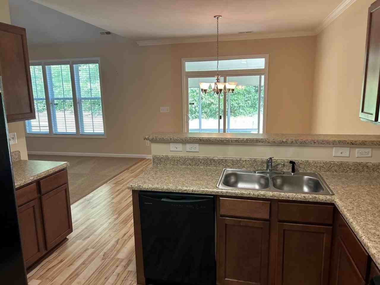 98 Verrazano Pl - Photo 6 of 21