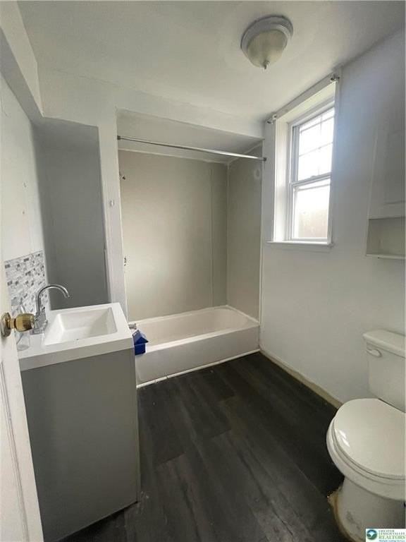 551 Sumner Ct - Photo 5 of 10