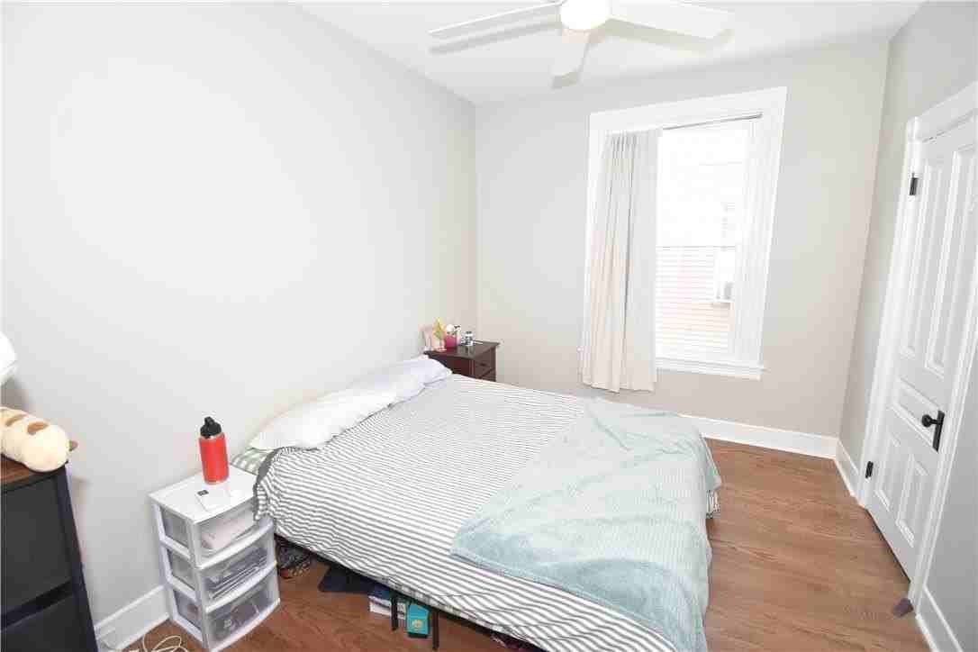 219 W Burke St #1 - Photo 4 of 7