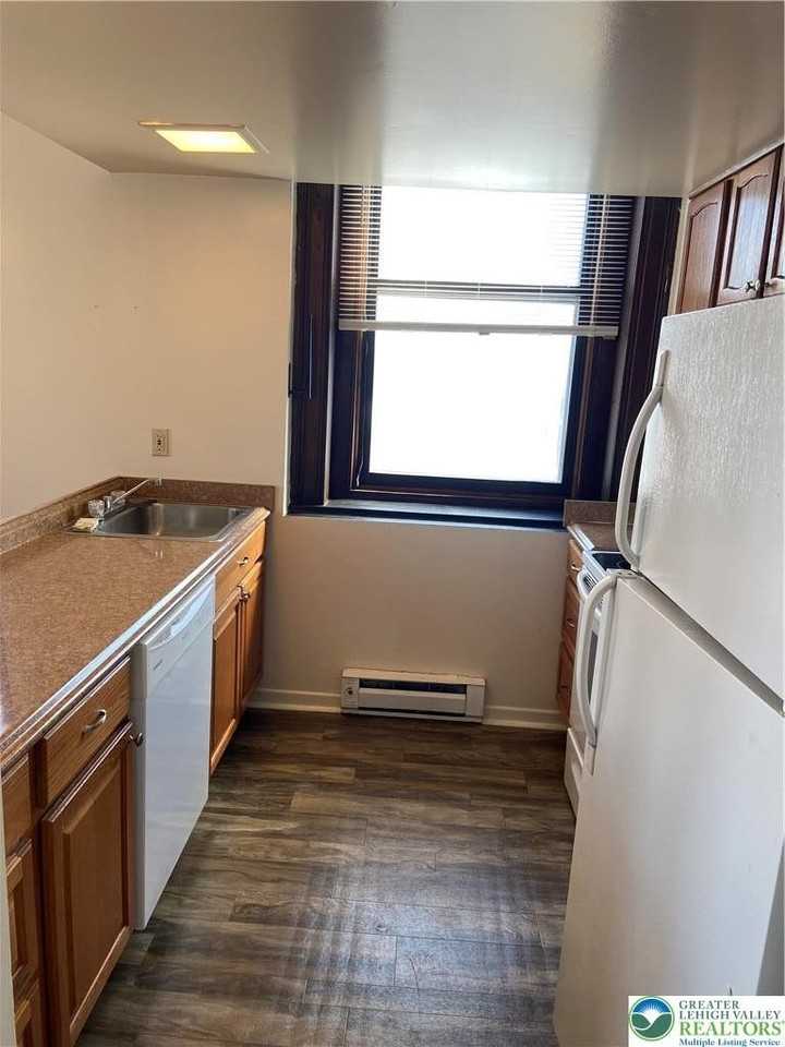 1236 Washington St #305 - Photo 7 of 12