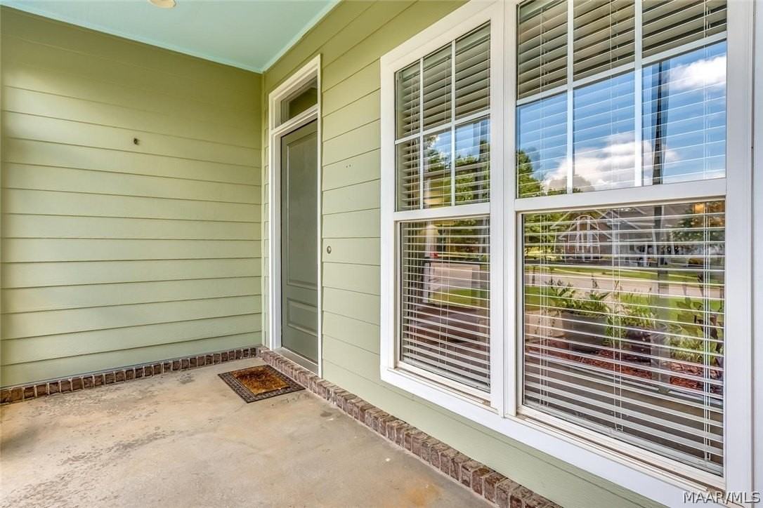 1211 Sadie Cir - Photo 4 of 40