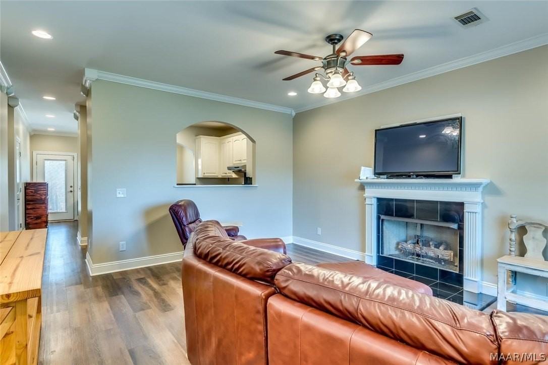 1211 Sadie Cir - Photo 7 of 40