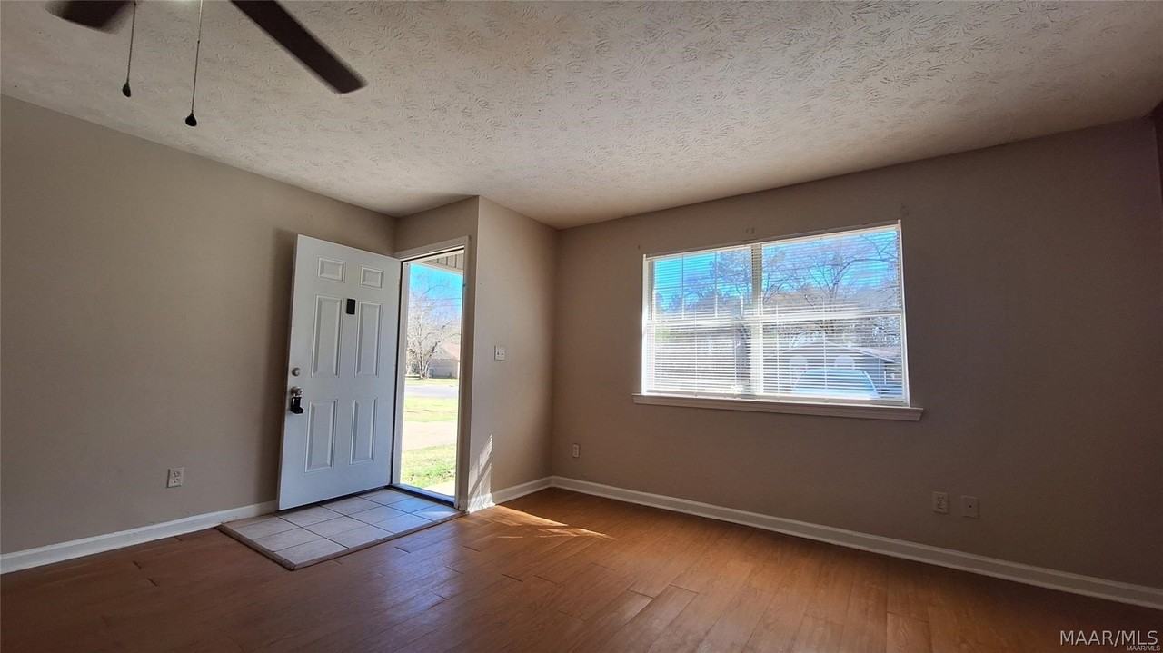 2695 Whispering Pine Dr - Photo 3 of 21