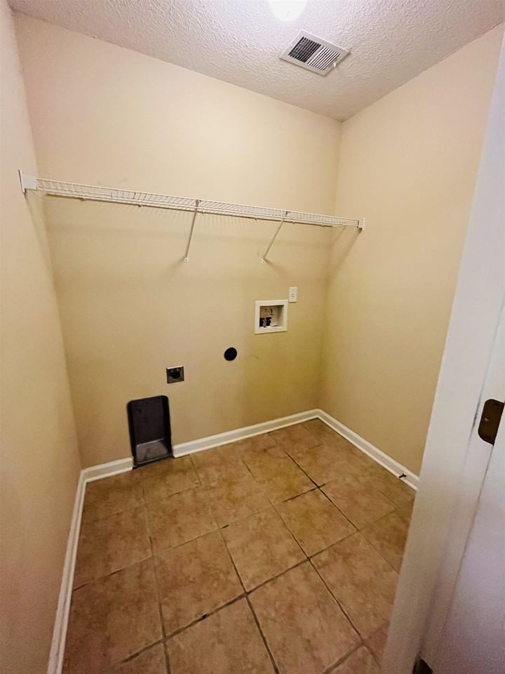 6836 Kamali Ave - Photo 6 of 16