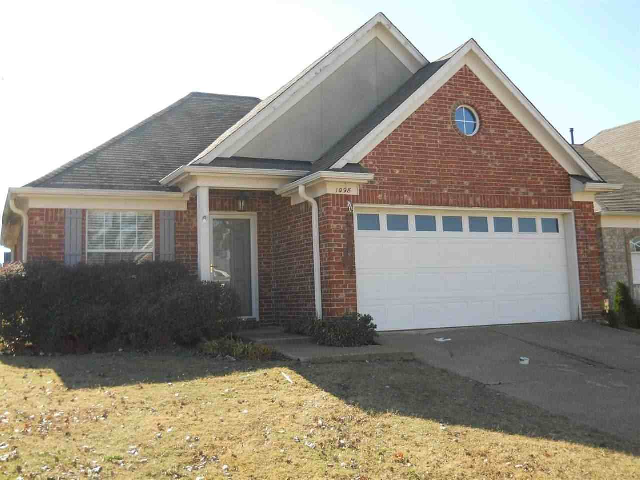 1098 Breezy Valley Dr