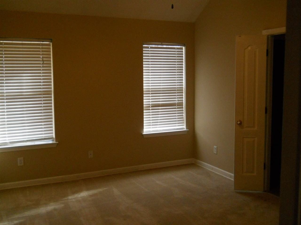 1098 Breezy Valley Dr - Photo 6 of 11