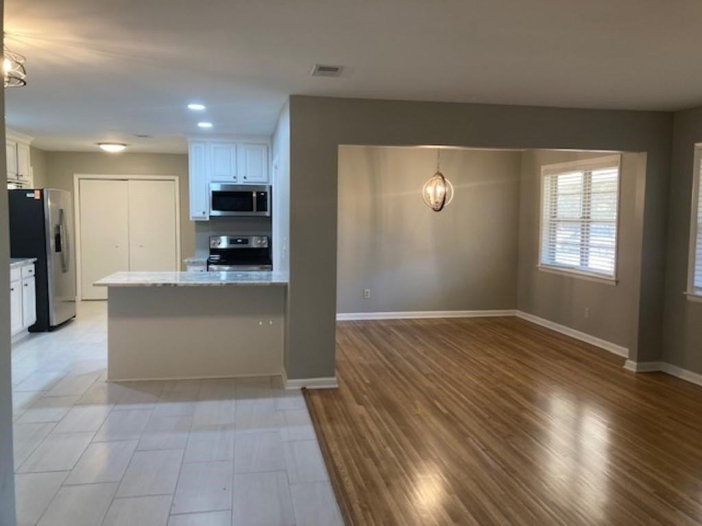 5386 Denwood Ave - Photo 5 of 26