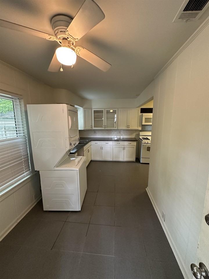 2888 Midland Ave - Photo 3 of 14