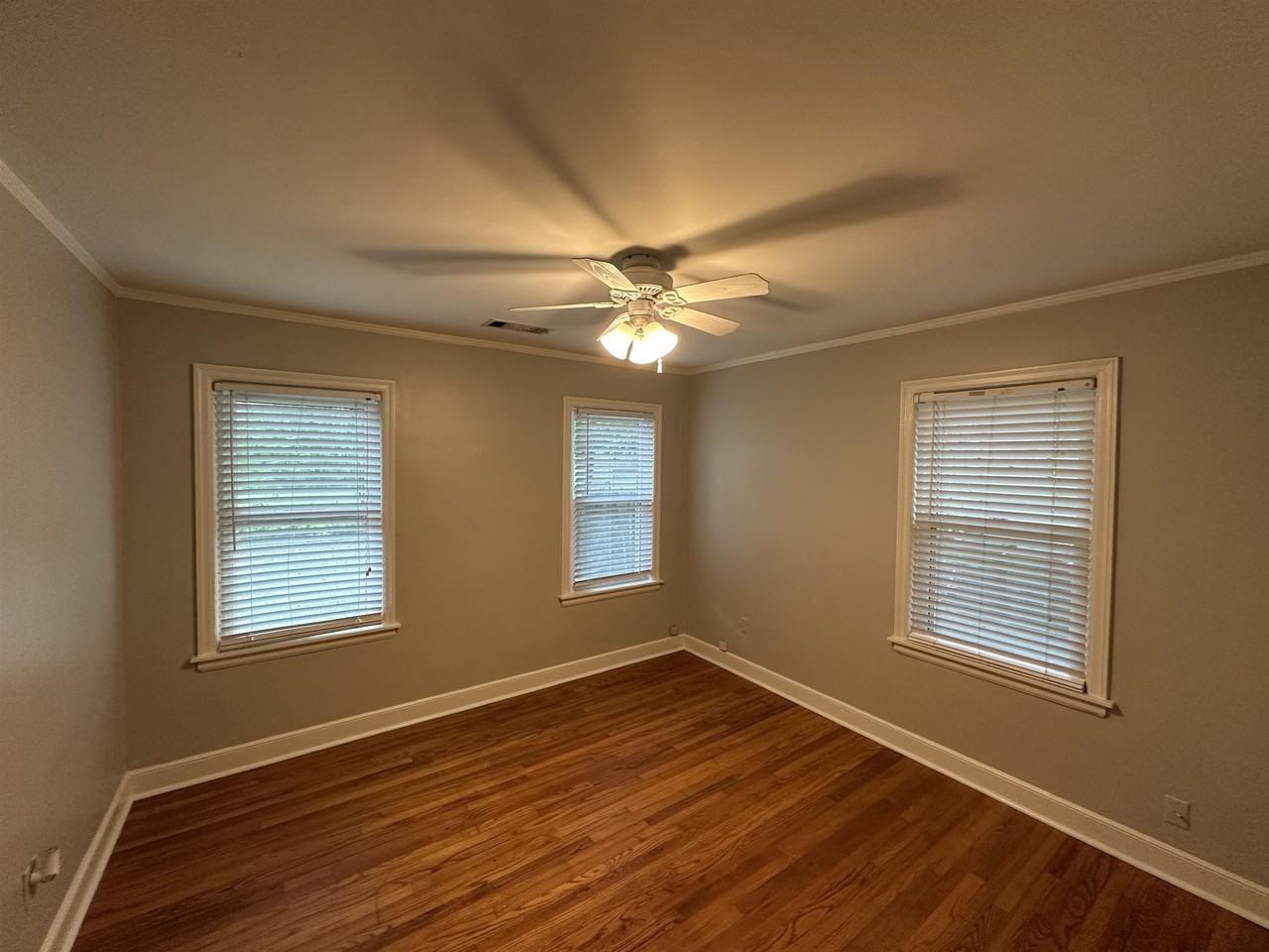 2888 Midland Ave - Photo 5 of 14