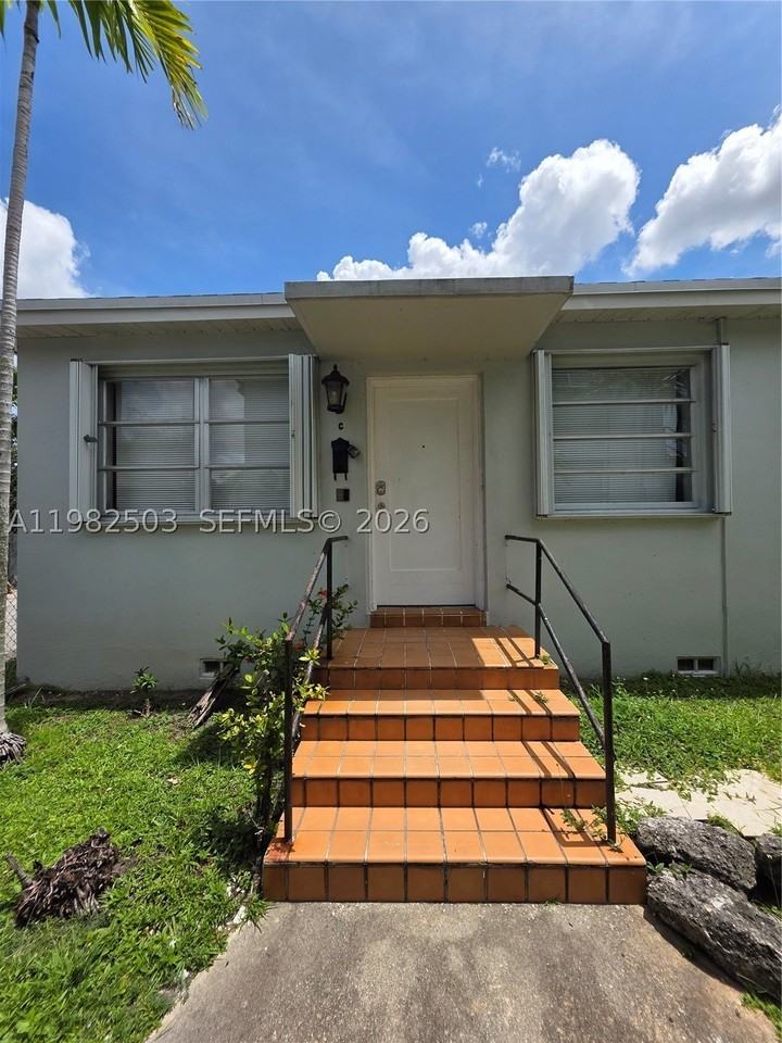 57 Esplanade Dr #C - Photo 3 of 10