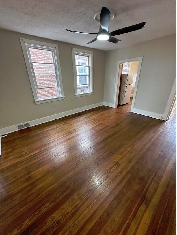 1212 Holmes St #2 - Photo 3 of 11