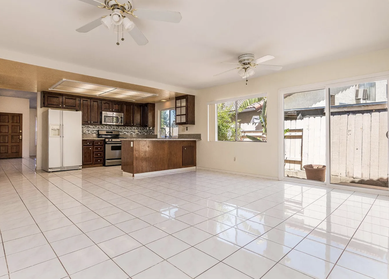 11485 Spitfire Rd #1 - Photo 4 of 19