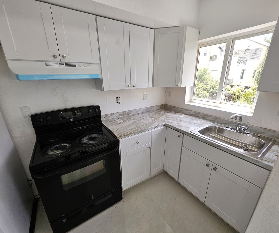 450 Nw 84th St #1 - Photo 2 of 40