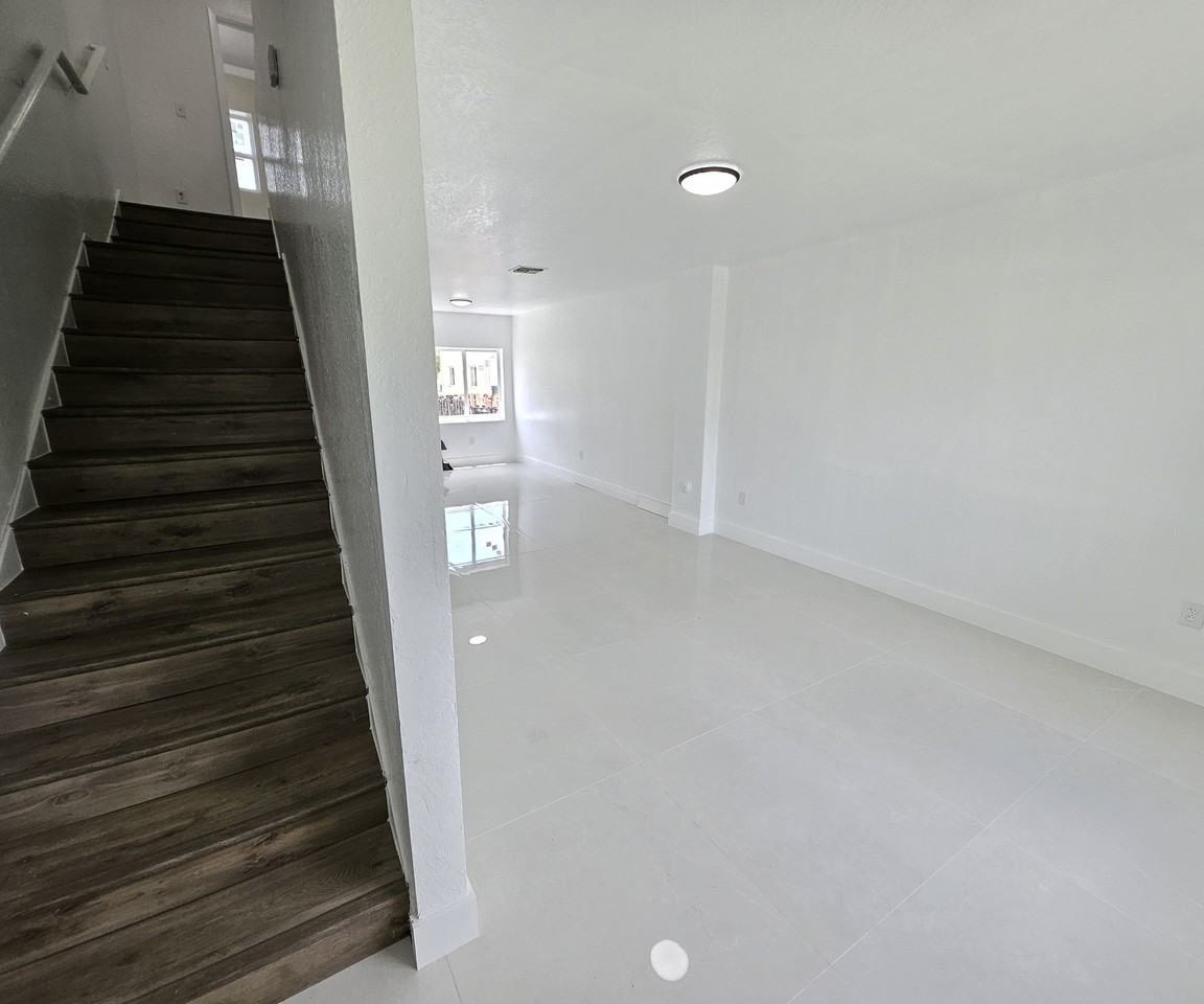 450 Nw 84th St #1 - Photo 3 of 40