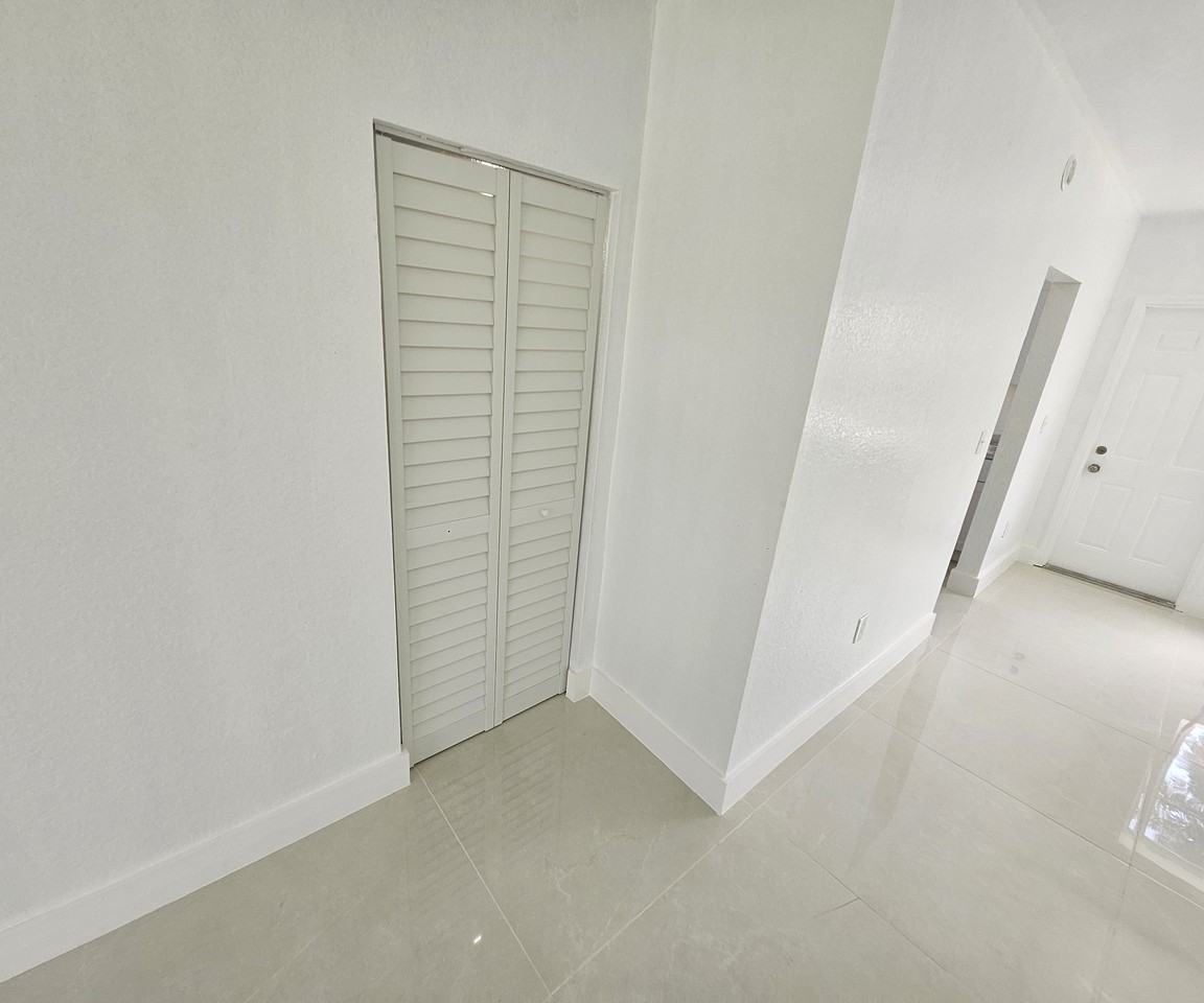 450 Nw 84th St #1 - Photo 6 of 40