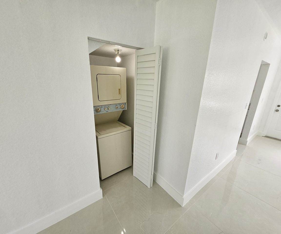 450 Nw 84th St #1 - Photo 7 of 40