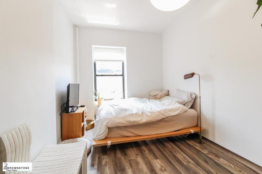 145 Amity St - Photo 4 of 6