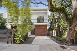 featured image of 2992 Coconut Ave