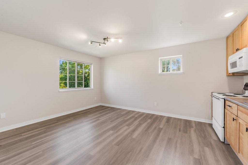 901 Spruce St #D - Photo 2 of 25