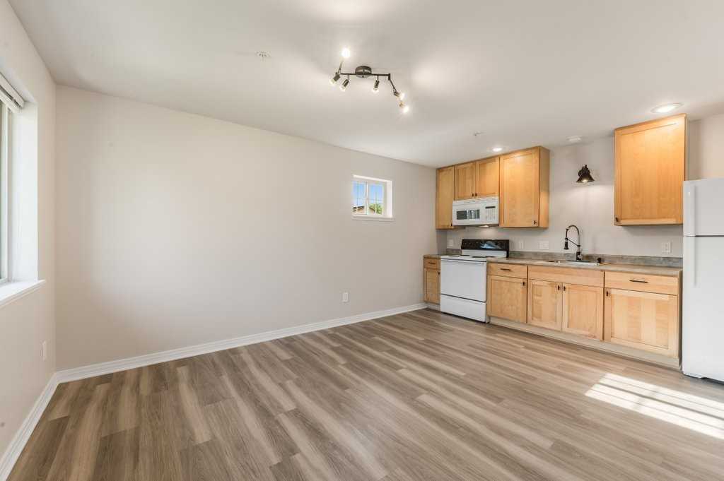 901 Spruce St #D - Photo 3 of 25
