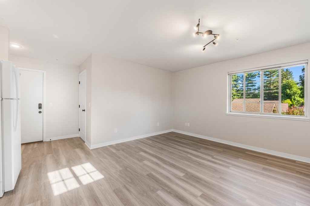 901 Spruce St #D - Photo 4 of 25