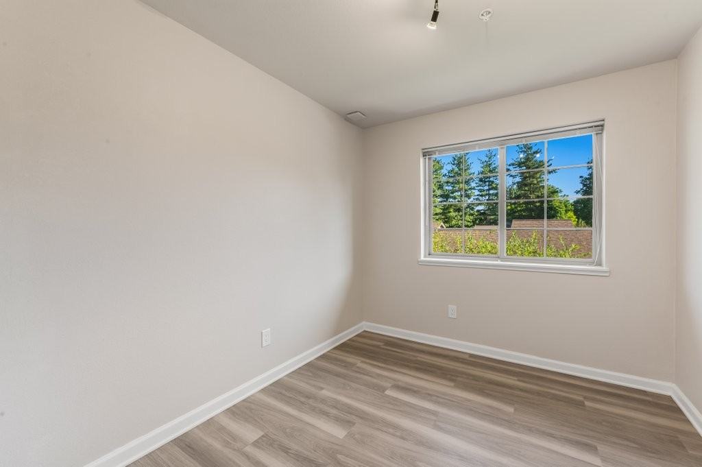 901 Spruce St #D - Photo 6 of 25