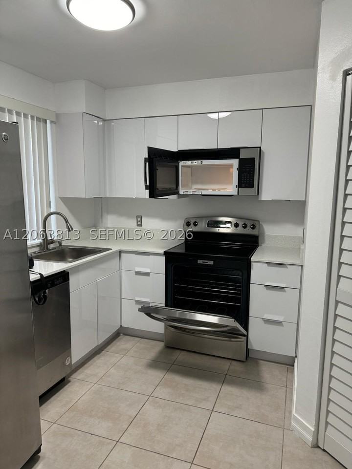 6135 Nw 186th St #312 - Photo 3 of 14