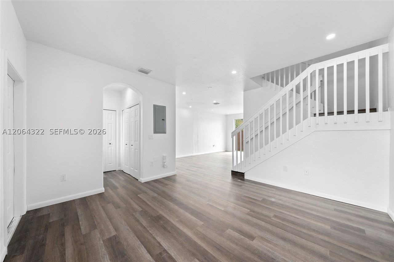 2445 Se 14th Ave #375 - Photo 3 of 9