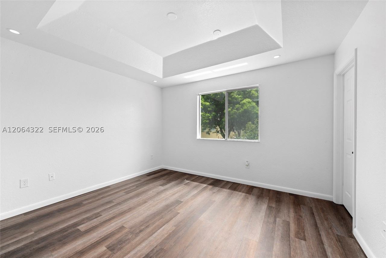 2445 Se 14th Ave #375 - Photo 5 of 9