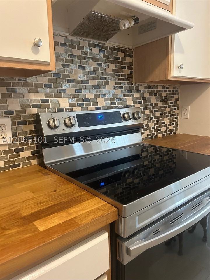 815 W Boynton Beach Blvd #2-202 - Photo 4 of 21