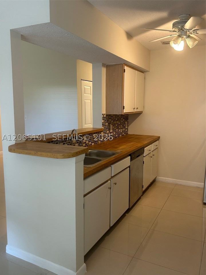 815 W Boynton Beach Blvd #2-202 - Photo 7 of 21