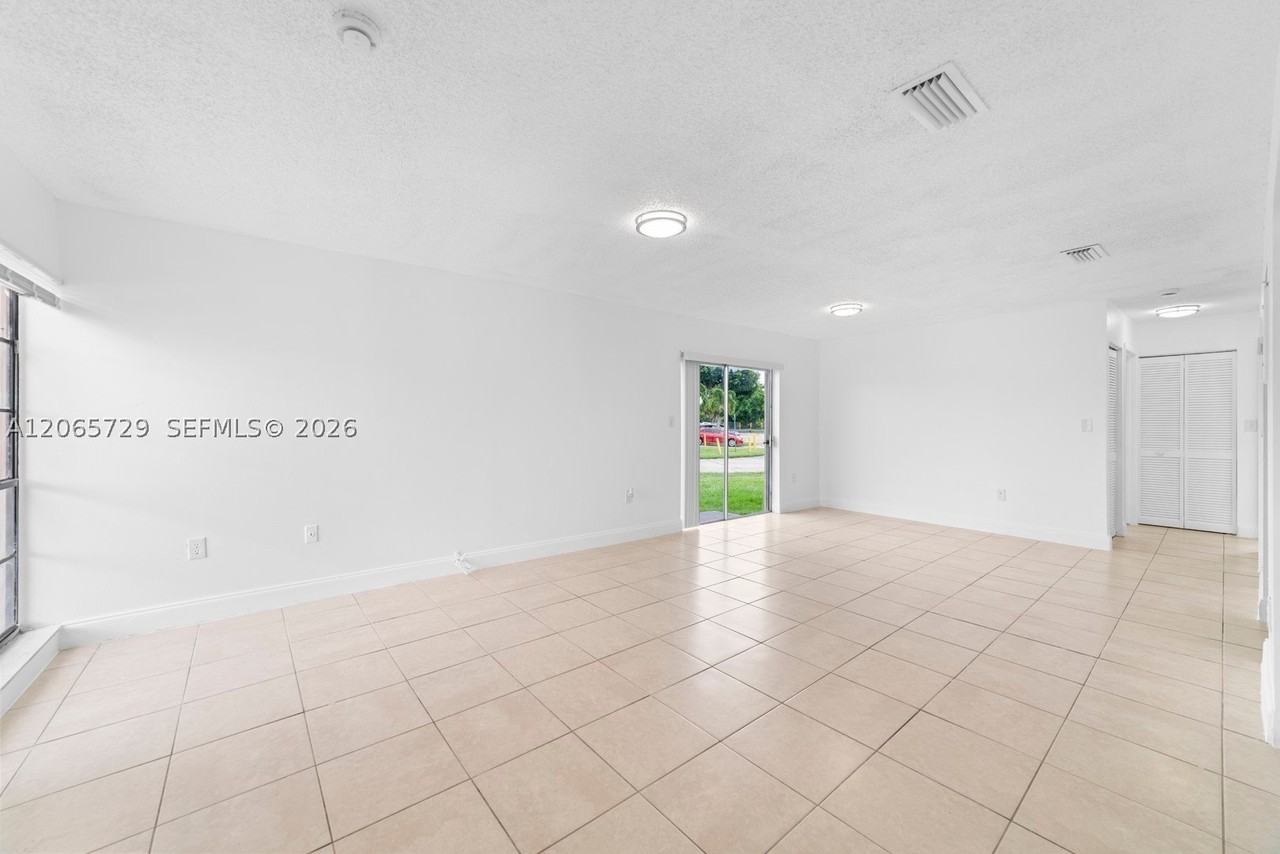 19528 Nw 55th Circle Pl #19528 - Photo 7 of 24