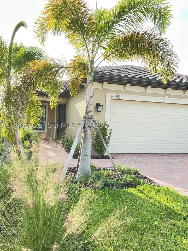 6385 Honor Way - Photo 3 of 17