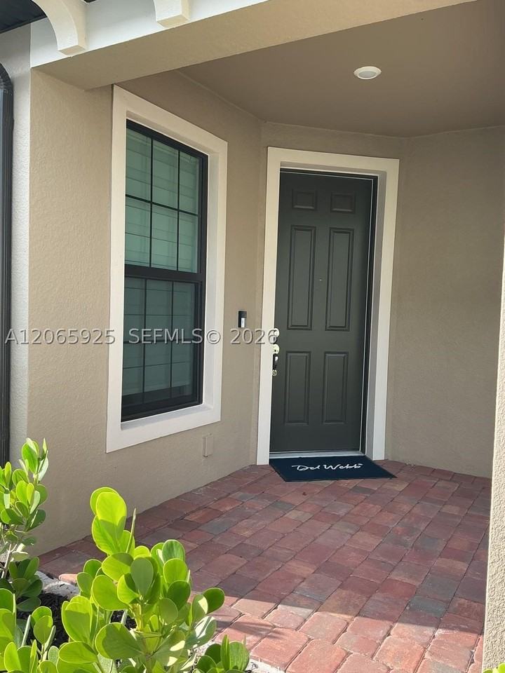 6385 Honor Way - Photo 4 of 17
