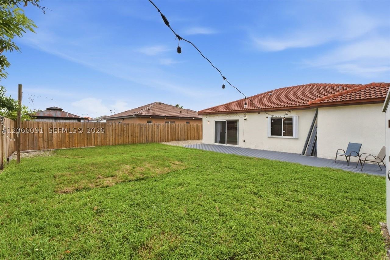13243 Sw 252nd Ln - Photo 4 of 26