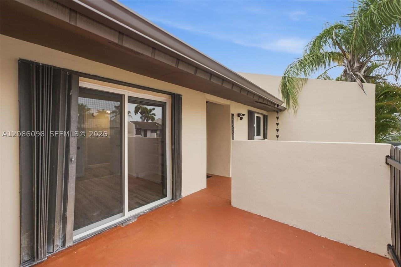 11601 Sw 123rd Ave - Photo 4 of 26
