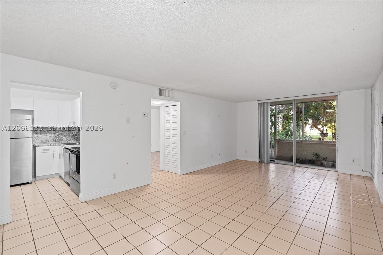 8501 Nw 8th St #106 - Photo 7 of 27