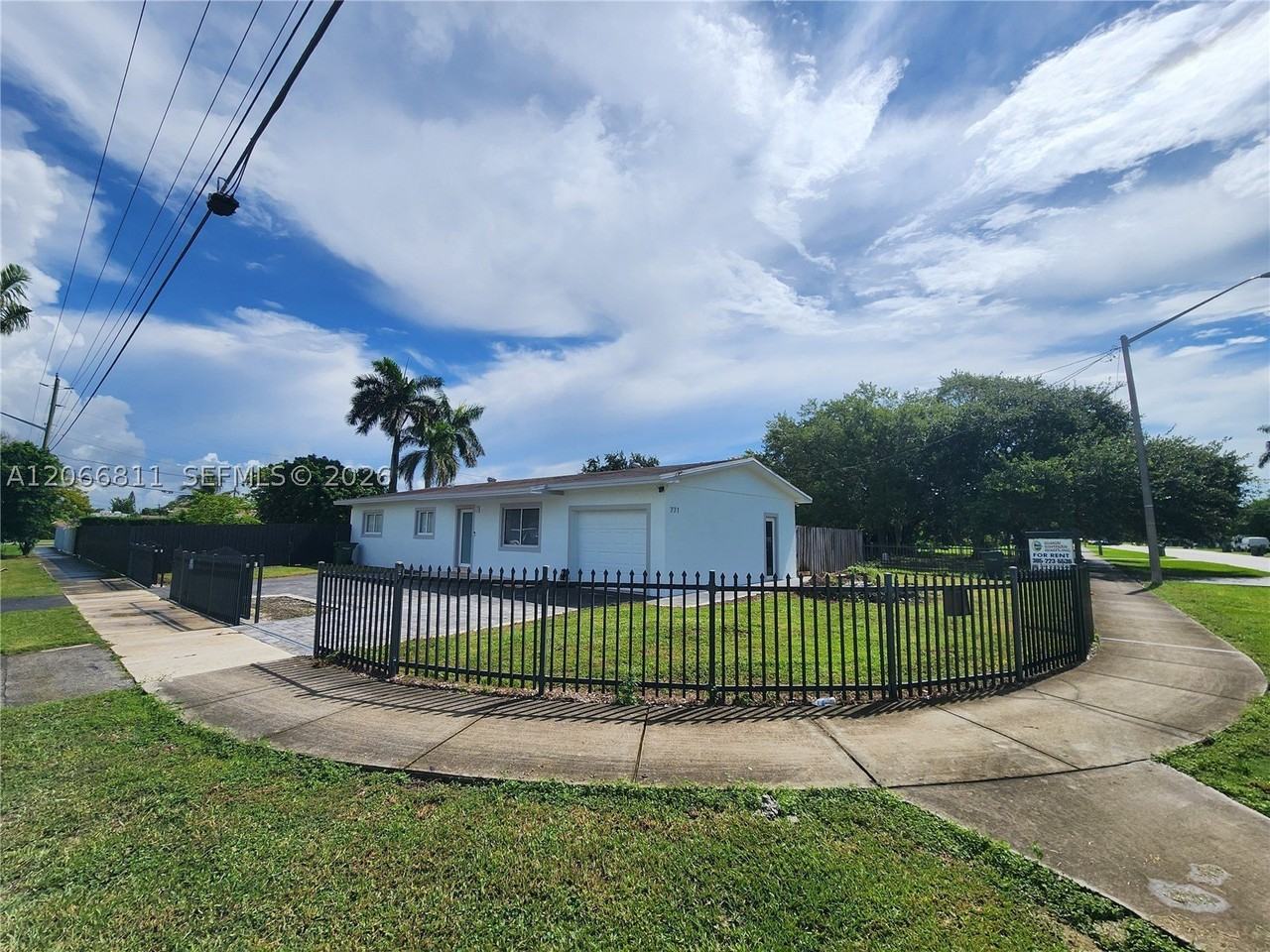 771 Nw 15th St - Photo 2 of 11
