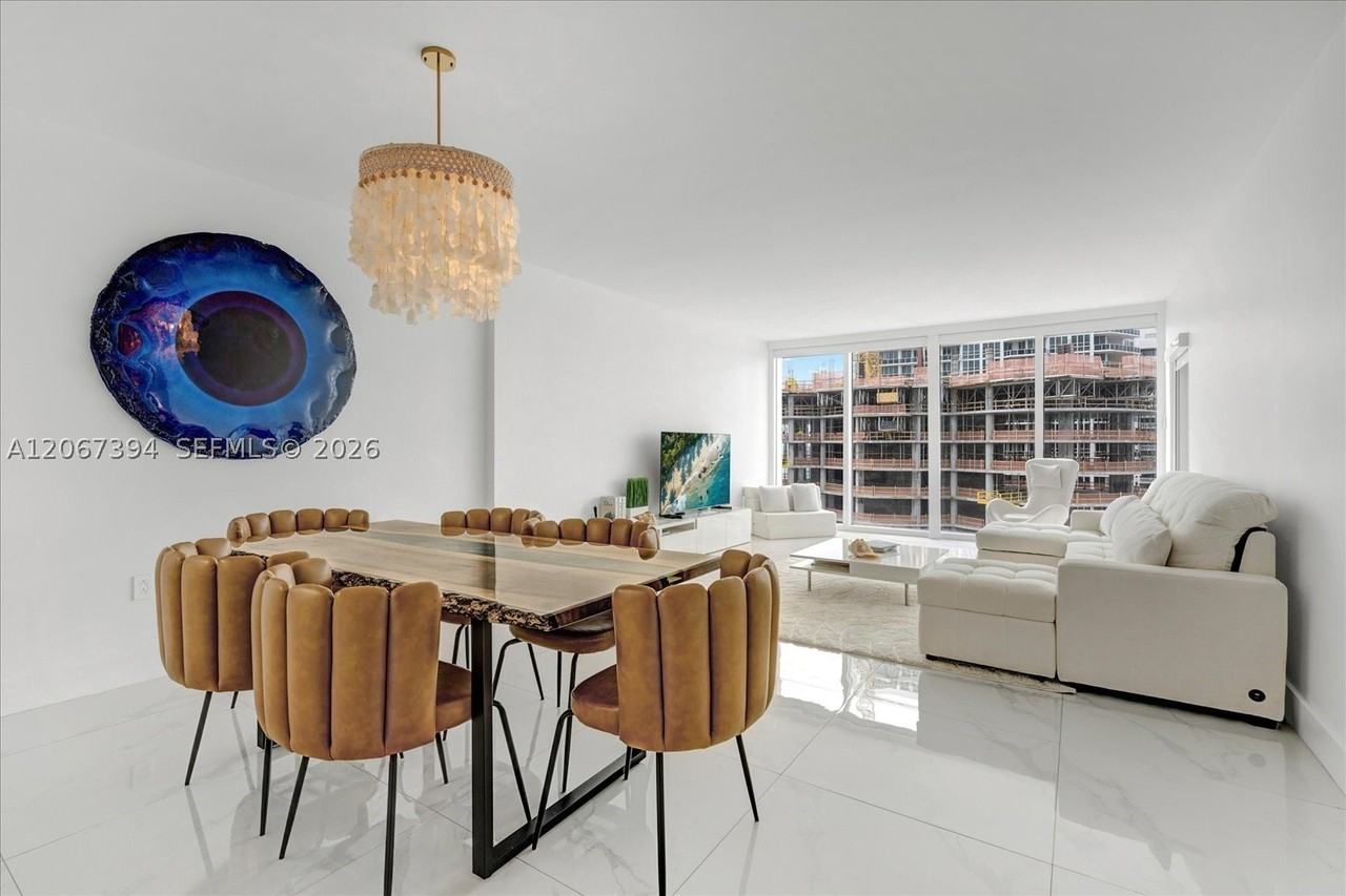 10275 Collins Ave #916 - Photo 6 of 31