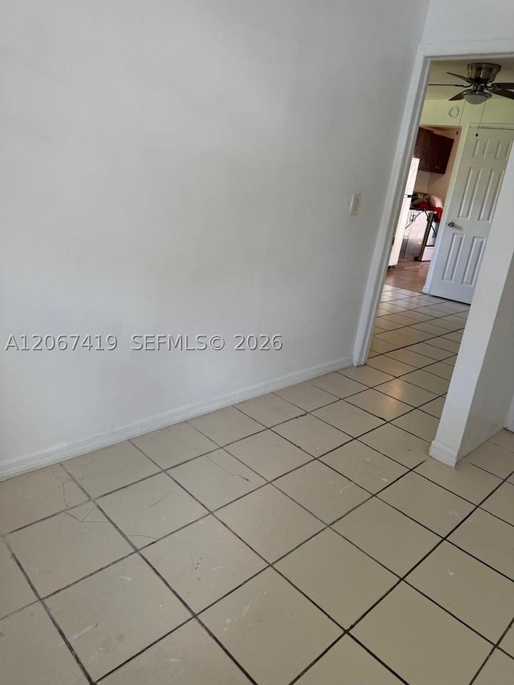 900 Nw 121st St - Photo 2 of 12