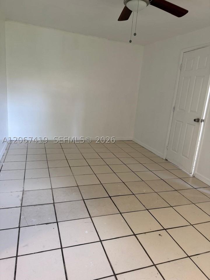 900 Nw 121st St - Photo 3 of 12