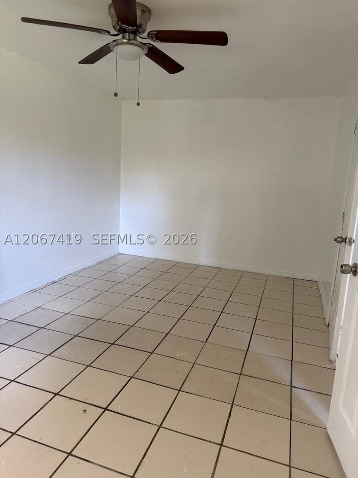 900 Nw 121st St - Photo 5 of 12