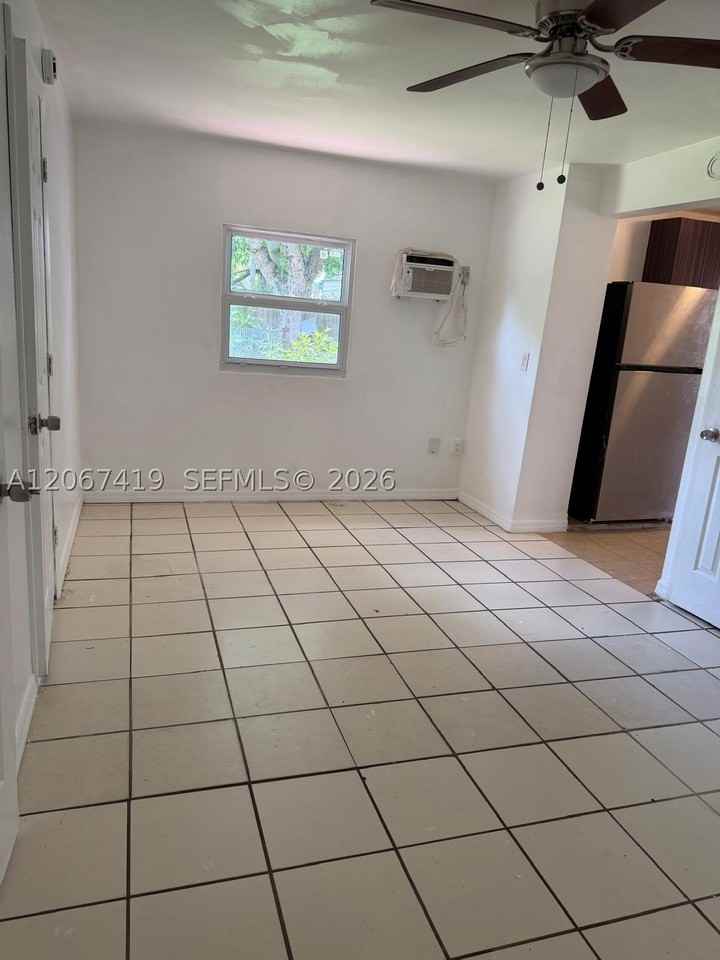 900 Nw 121st St - Photo 7 of 12