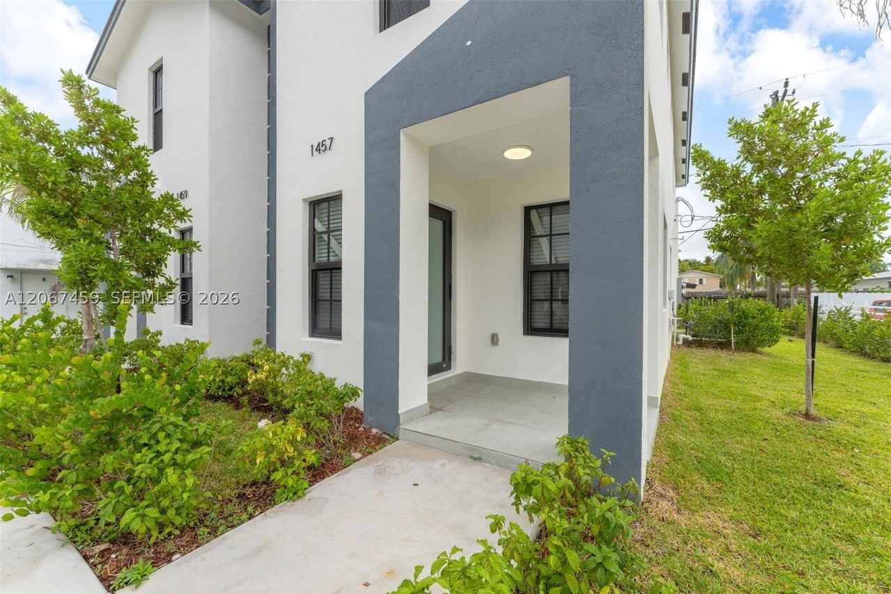 1457 Nw 2nd Ave #1457 - Photo 3 of 27