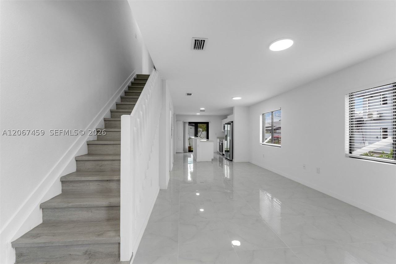 1457 Nw 2nd Ave #1457 - Photo 5 of 27