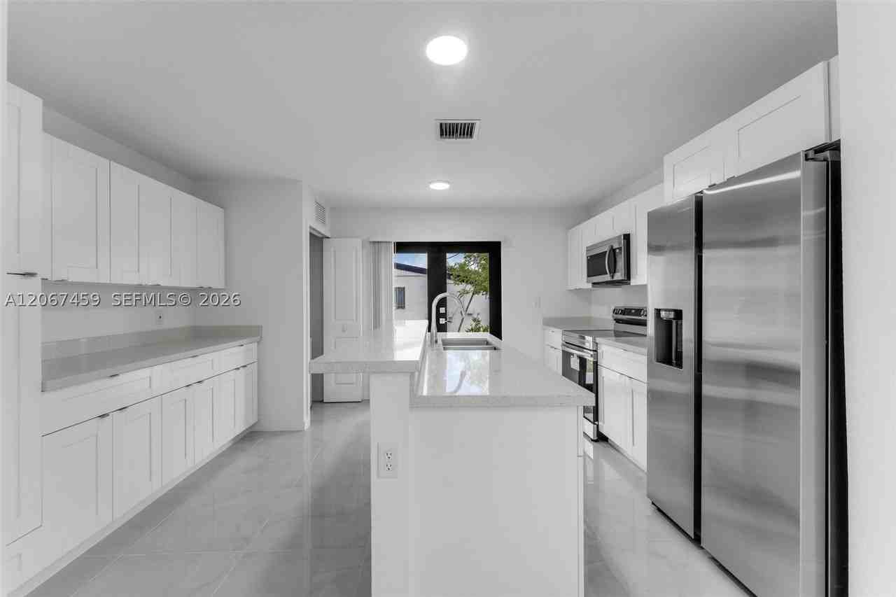 1457 Nw 2nd Ave #1457 - Photo 7 of 27