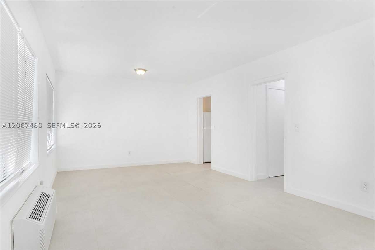 974 Biarritz Dr #11 - Photo 4 of 10