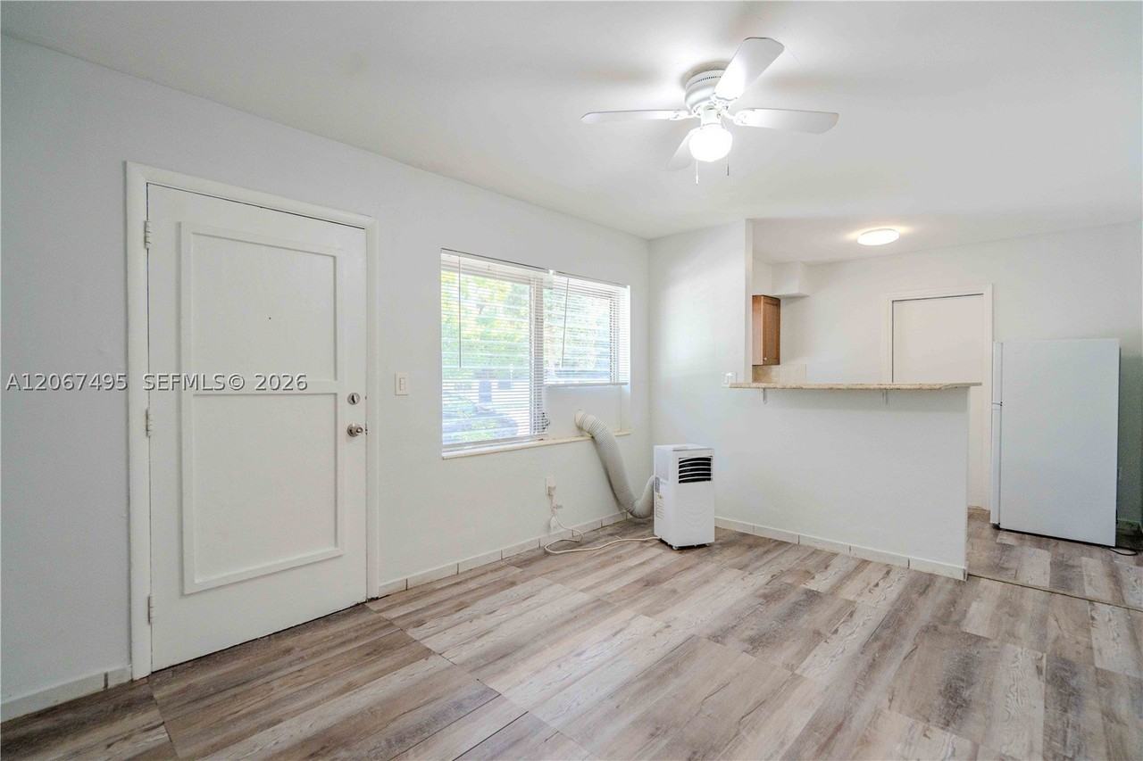 260 Navarre Ave #2 - Photo 3 of 14