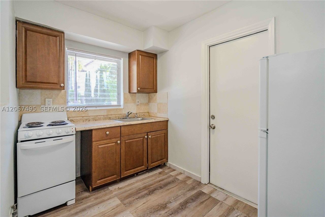 260 Navarre Ave #2 - Photo 7 of 14