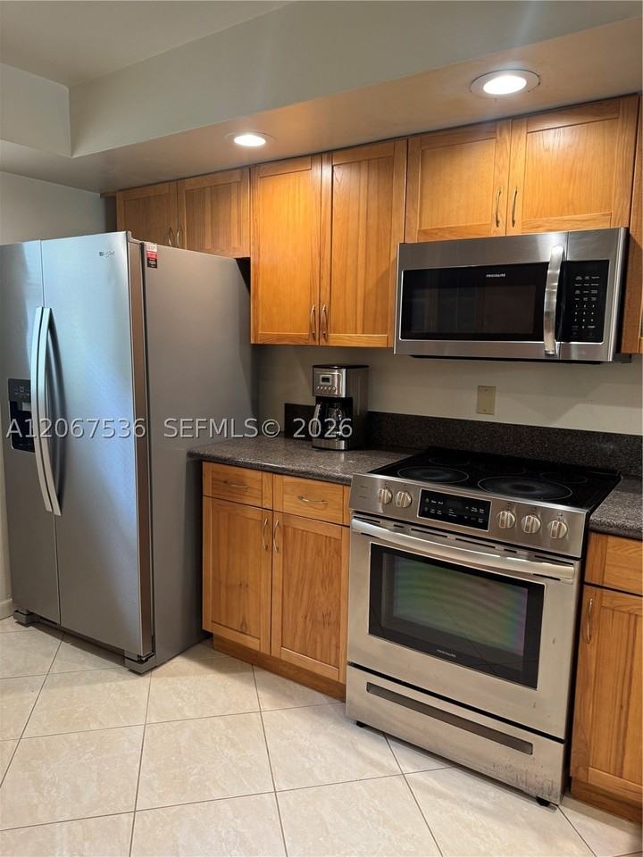 16141 Blatt Blvd #408 - Photo 7 of 47